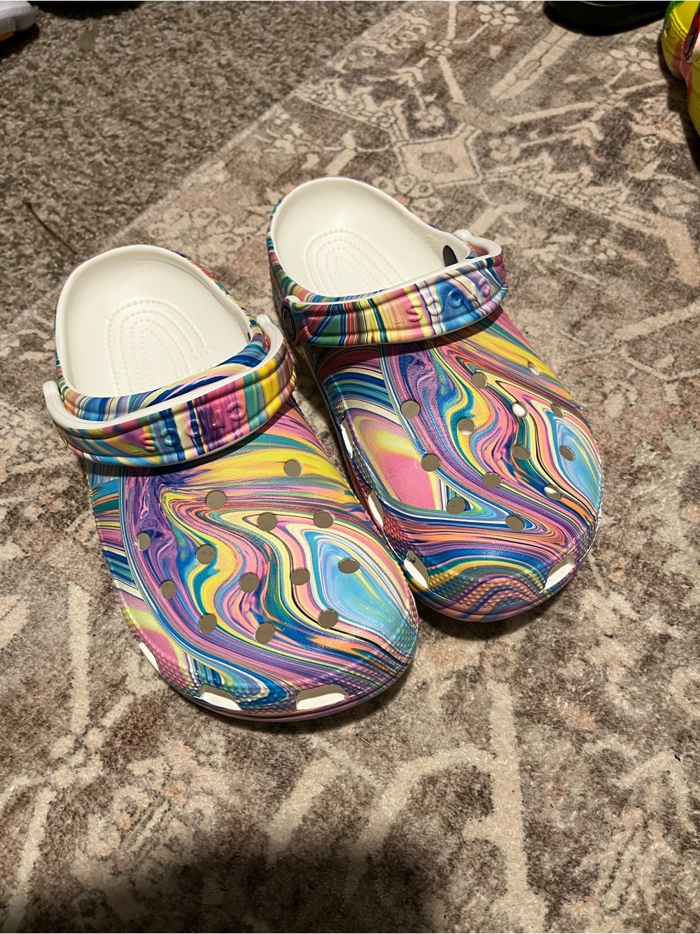 CROCS woman Multi-Color Swirl Clogs in White-Blue-Pink